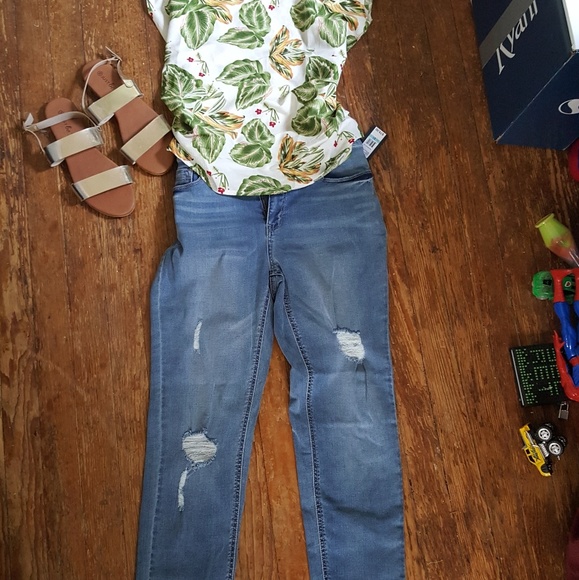 Lightweight floral top - Picture 4 of 5